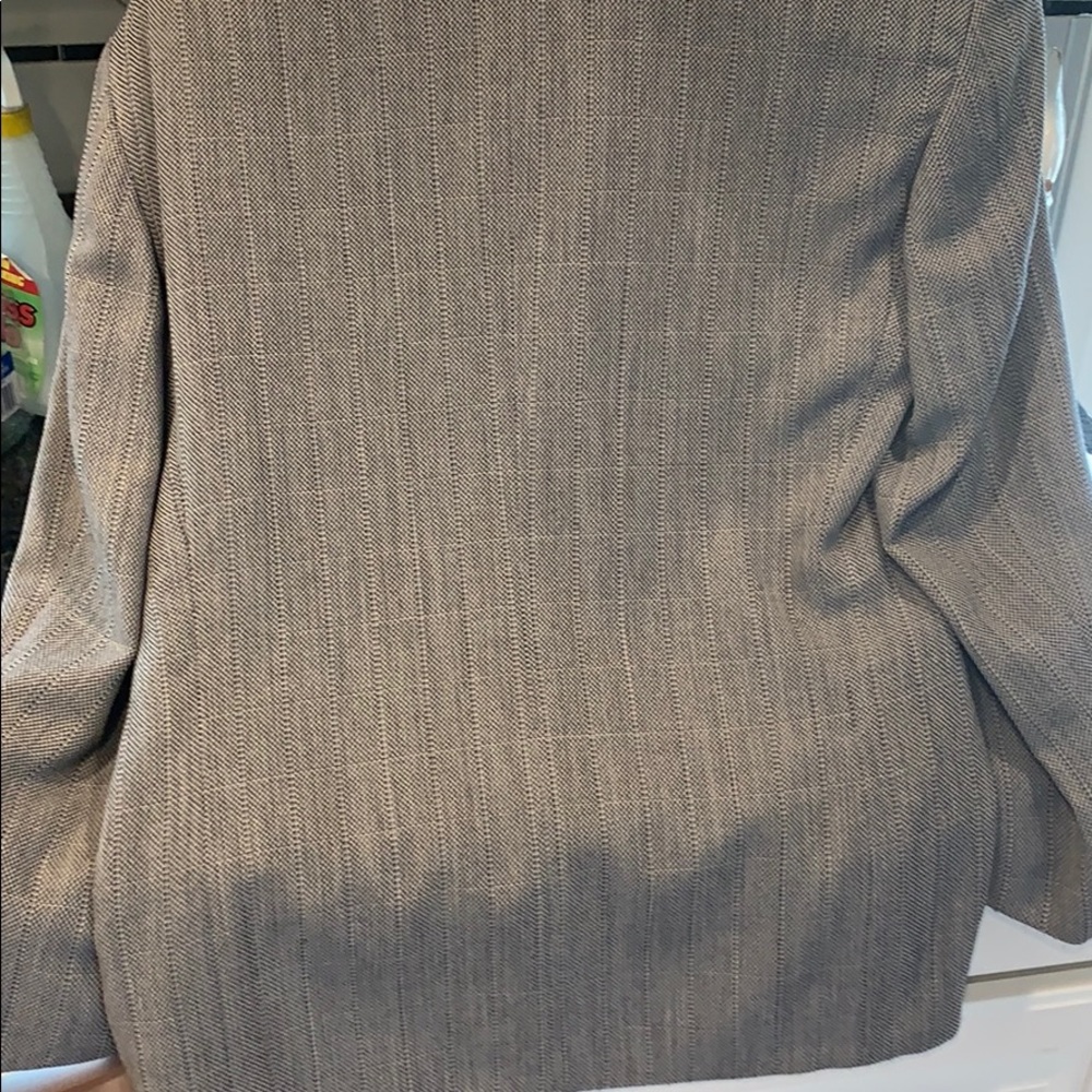 Beautiful Gray/Back Fabric W/Square Pattern; Clean - image 7